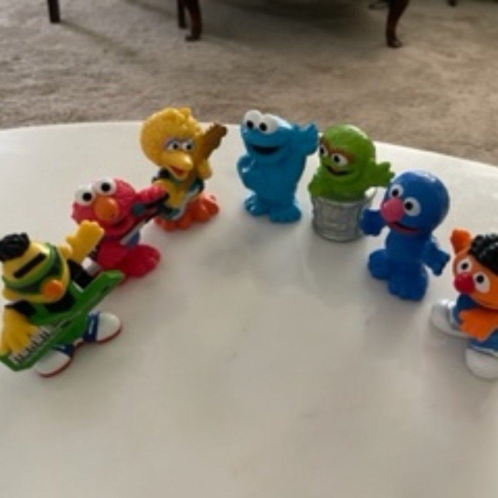 Sesame Street figures 7 characters